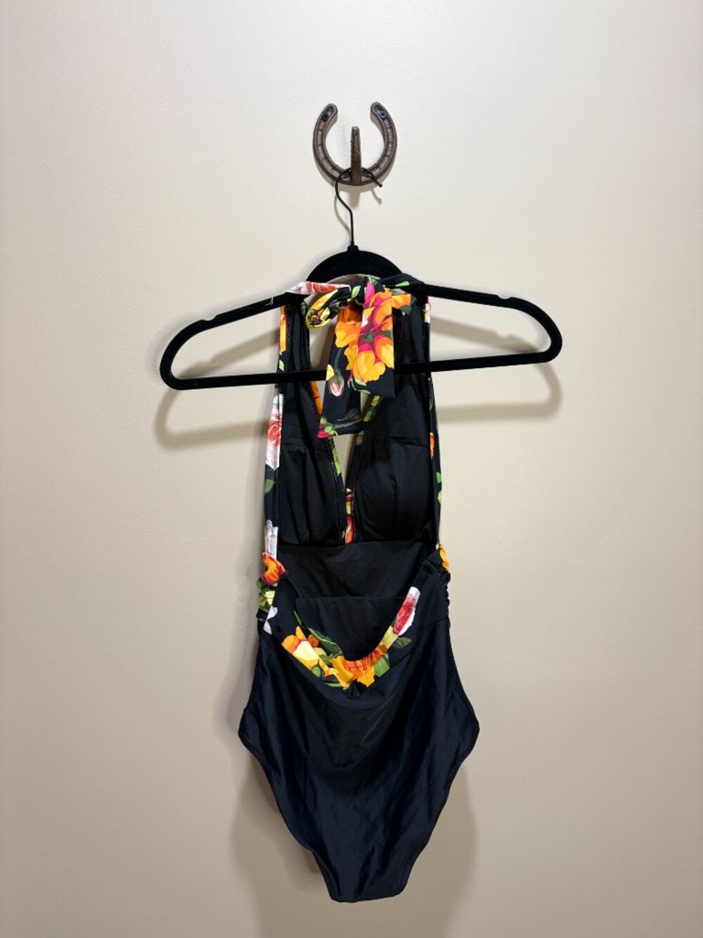 Cupshe Black‎ Floral One Piece Swimsuit Halter V-Neck Extra Small - Picture 6 of 6